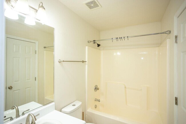 Building Photo - 6053 Sanibel Dr