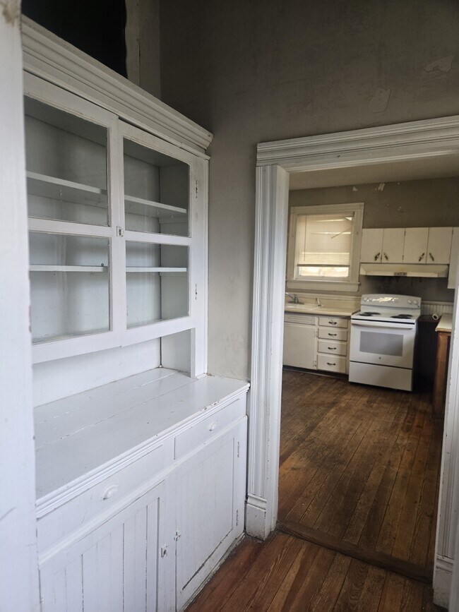 Building Photo - 212 E Capitola Ave