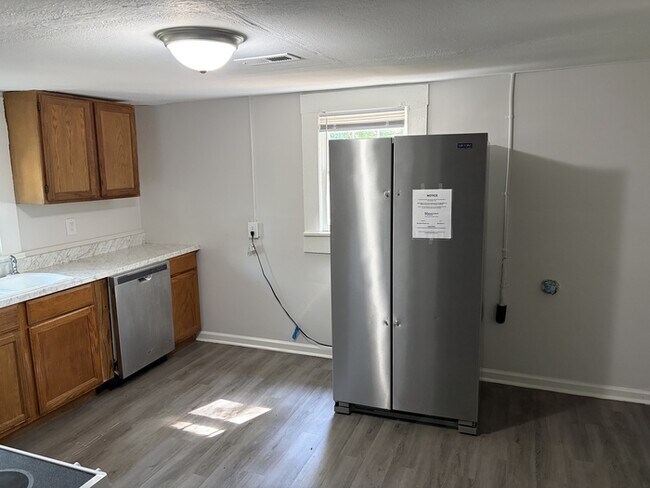 Building Photo - 2 Bed / 1 Bath Rental House in Huntsville, AL 35811