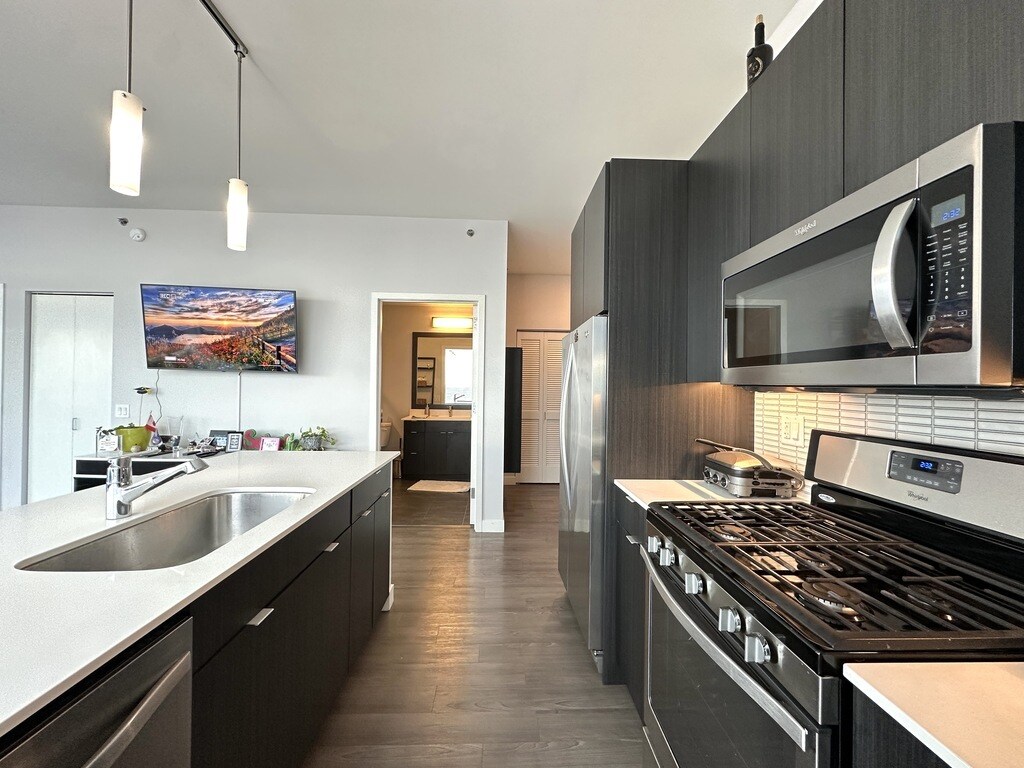 Building Photo - 1000 S Clark St