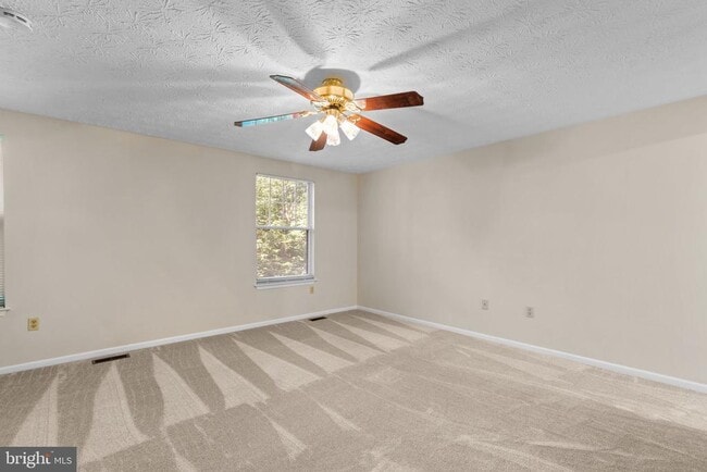 Building Photo - 15649 Mews Ct
