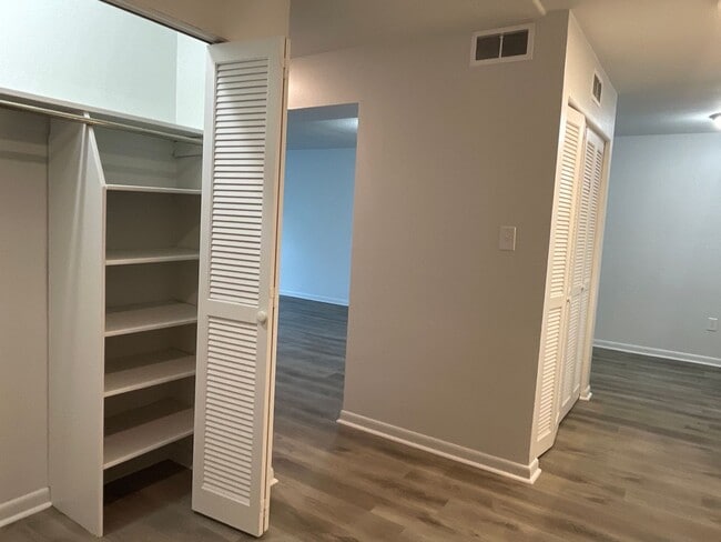 Building Photo - Carefree