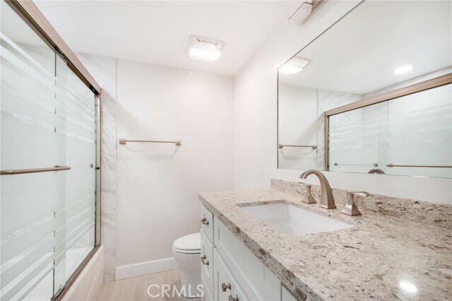 Building Photo - 925 Quivera St