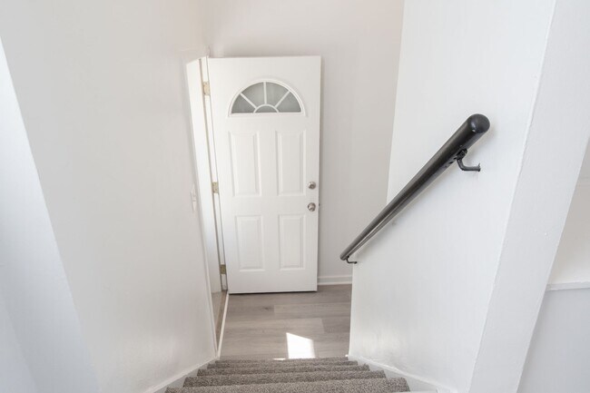 Building Photo - Now Pre-leasing: Scenic Hills Homes 2 Bedr...