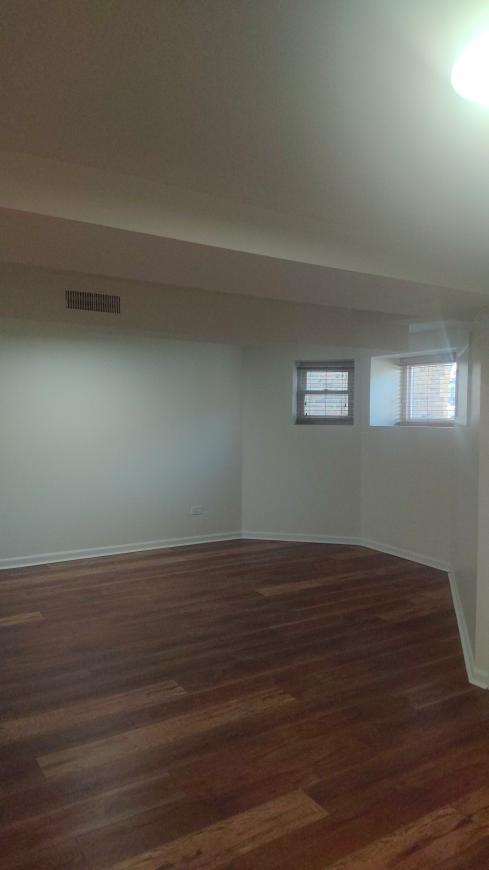 Building Photo - 1 bedroom in Chicago IL 60637