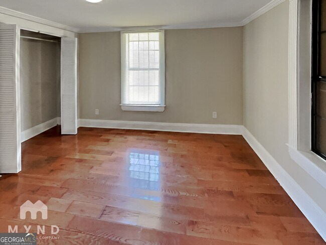 Building Photo - 1337 S Hairston Rd