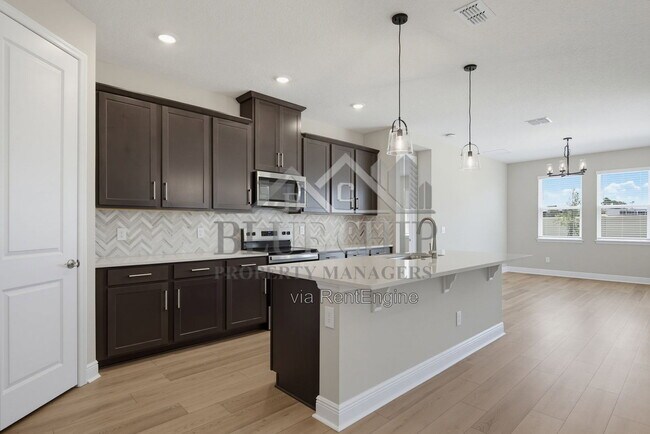 Building Photo - 1000 British Cir
