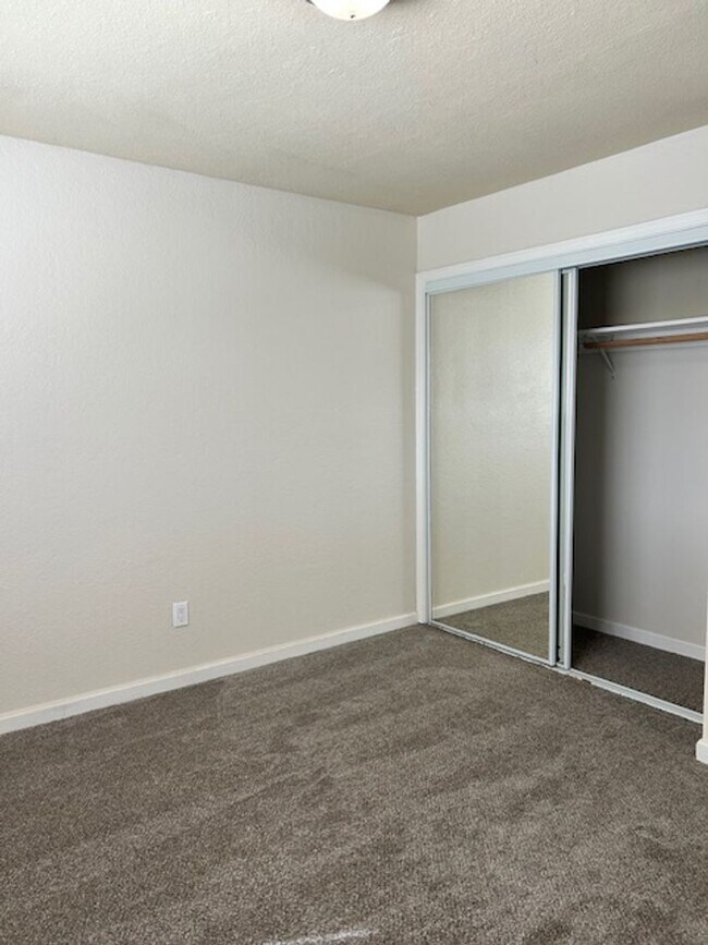 Building Photo - Single Level 3 Bedroom 2 Bath House in Rohnert Park