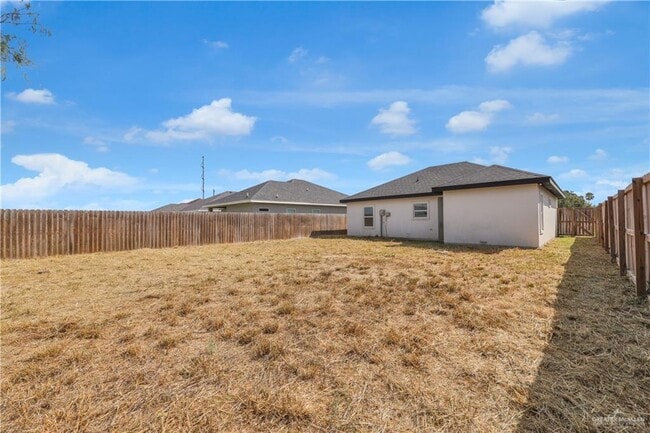 Building Photo - 23 N Sugar Bear Dr