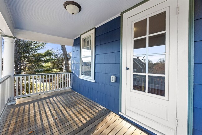 Building Photo - 1045 Adams St