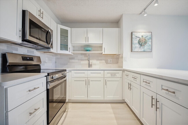 Building Photo - 3000 N Ocean Blvd