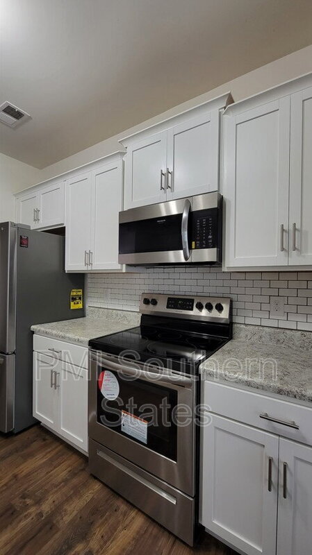 Building Photo - 31 Moorlyn Ln