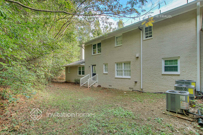 Building Photo - 5850 Whispering Pines Cir SW