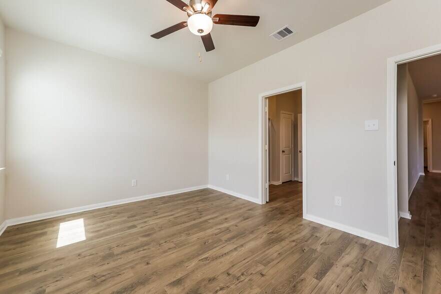 Building Photo - 15554 Caramel Spgs Dr