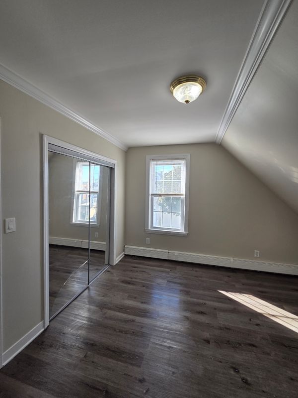 Building Photo - 537 Harrington St