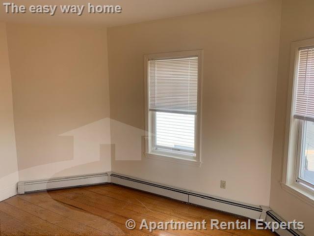 Building Photo - 61 Webster Ave