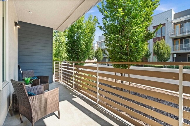 Building Photo - 1655 Delano St