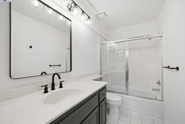 Building Photo - 1733 Magnolia Cir
