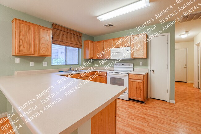 Building Photo - 1104 S 238th Dr