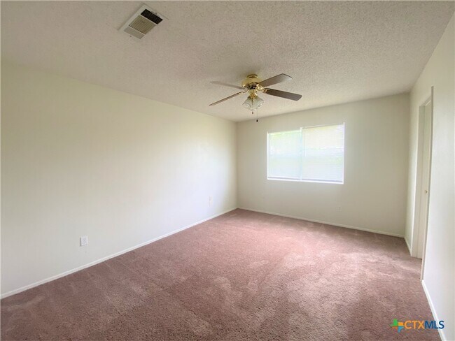 Building Photo - 4610 Stallion Dr