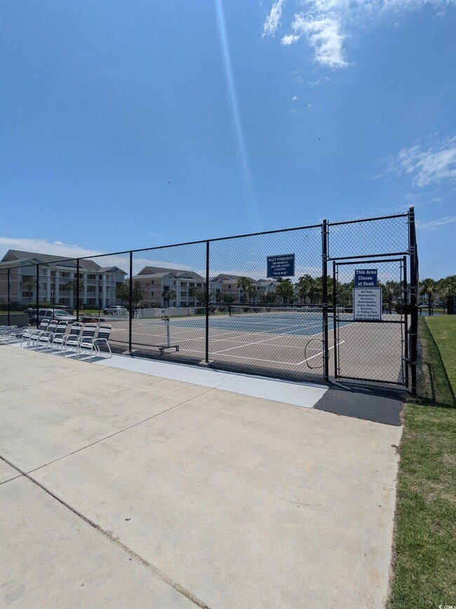 Building Photo - 627 Waterway Village Blvd