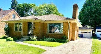 Building Photo - 242 Holmdene Blvd NE