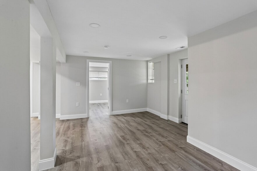 Building Photo - 203 Woodland Rd