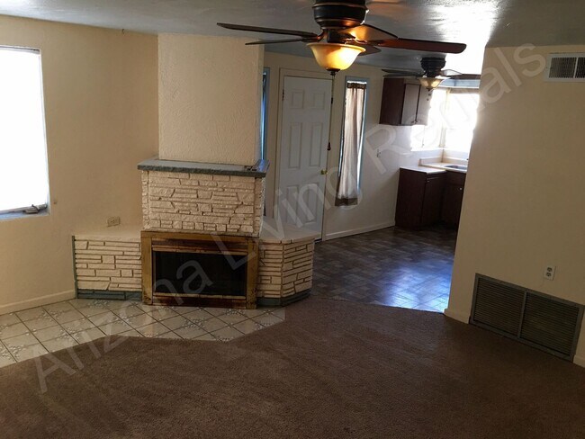 Building Photo - 2435 Emerson Ave
