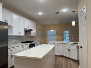 Building Photo - 1818 Maidenhair Ln