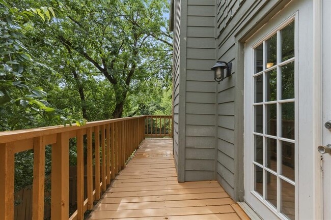 Building Photo - 6405 Chimney Creek Cir