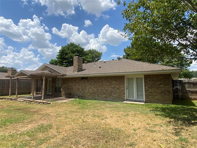 Building Photo - 2126 Southmoor Dr