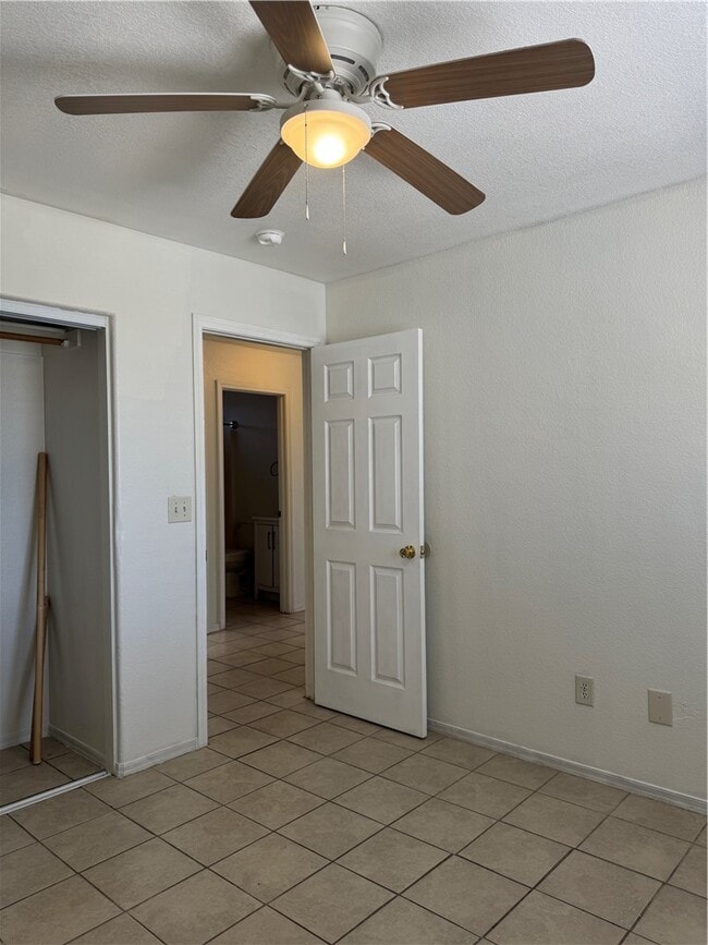 Building Photo - 2026 Gregg Ln