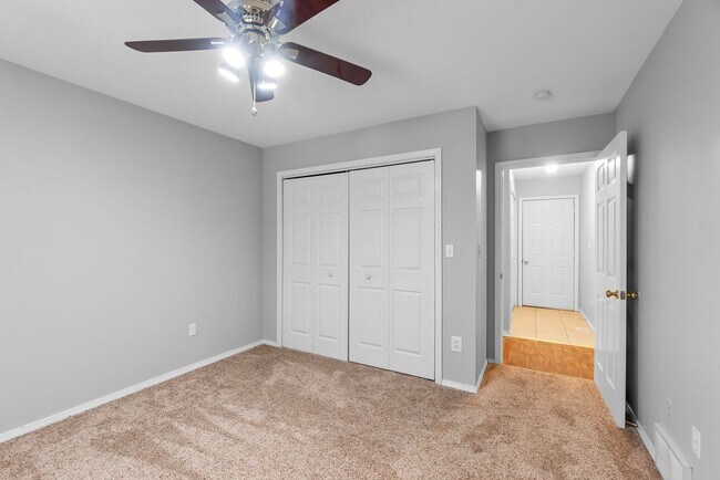 Building Photo - 911 Stonebridge Dr