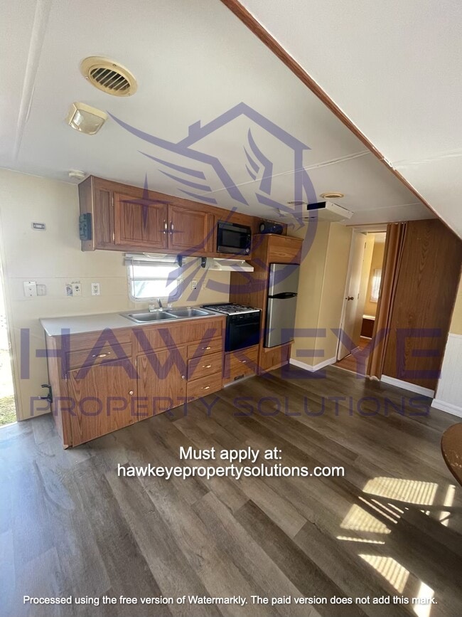 Building Photo - 3315 E Main St