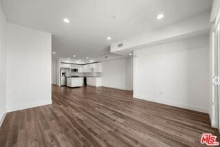 Building Photo - 1215 S Bedford Dr