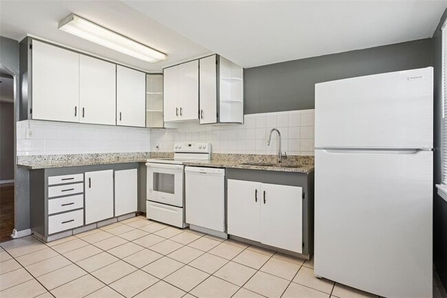 Building Photo - 1308 E Sligh Ave