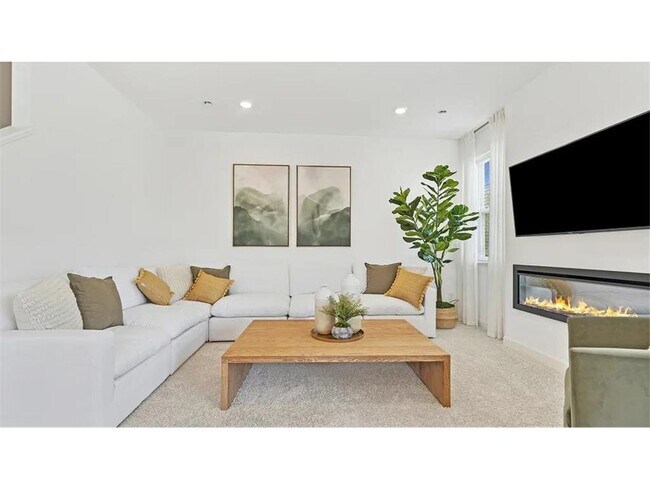 Building Photo - 2187 Tyrone Dr