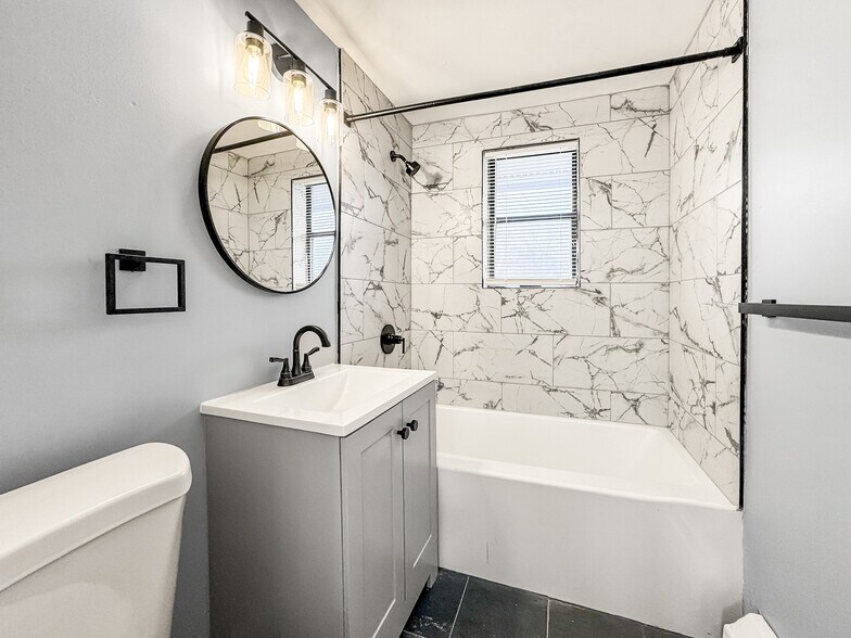 Building Photo - 30 Henderson Dr