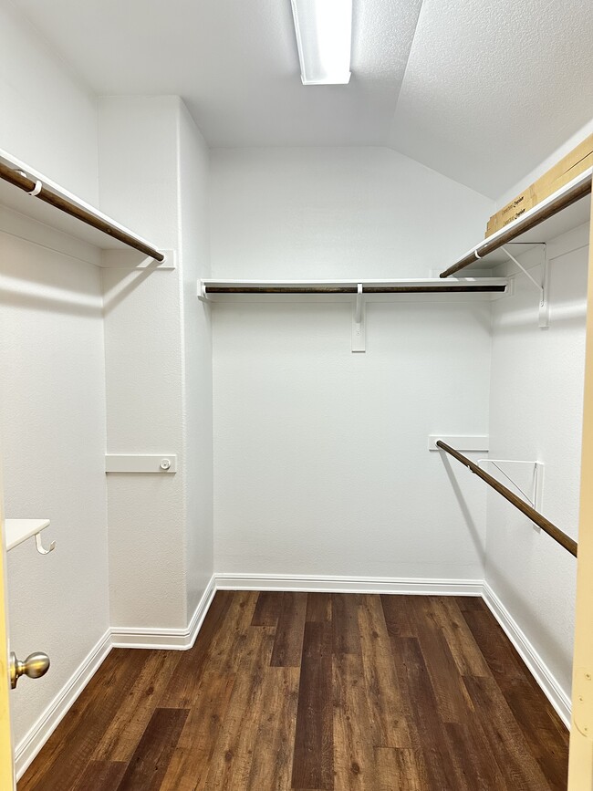 Building Photo - 429 Foxcraft Dr