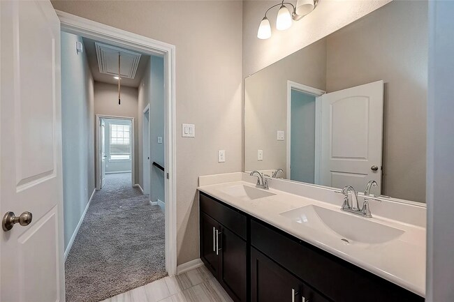 Building Photo - Beautiful Move-In Ready Home in Missouri City