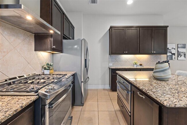 Building Photo - 405 Penny Kathleen Ct