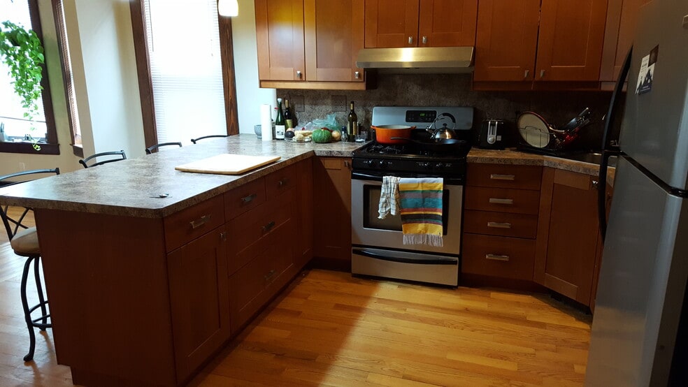 Building Photo - 78 Lawrence St