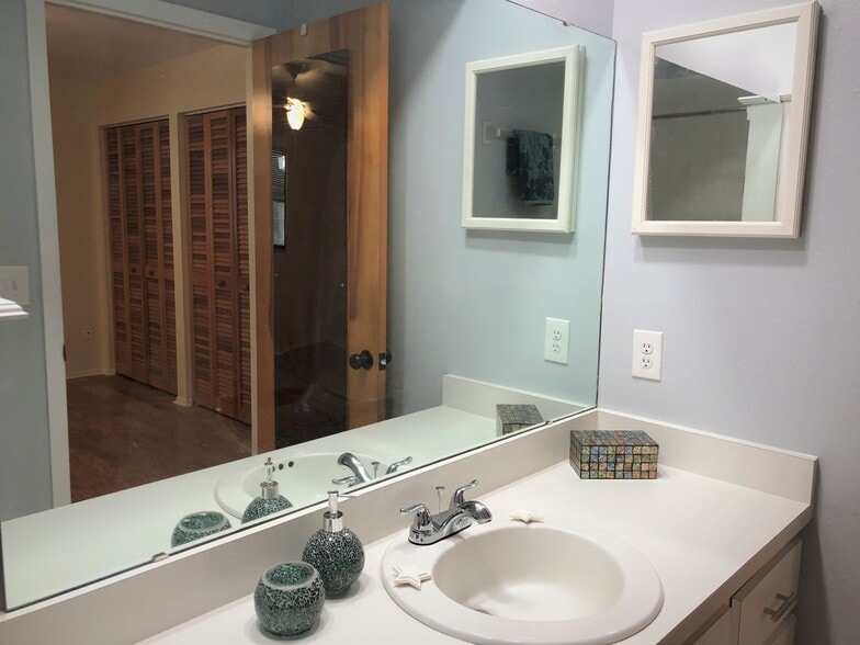 Building Photo - 2387 Datura St