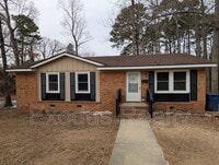 Building Photo - 401 Hickory Ave