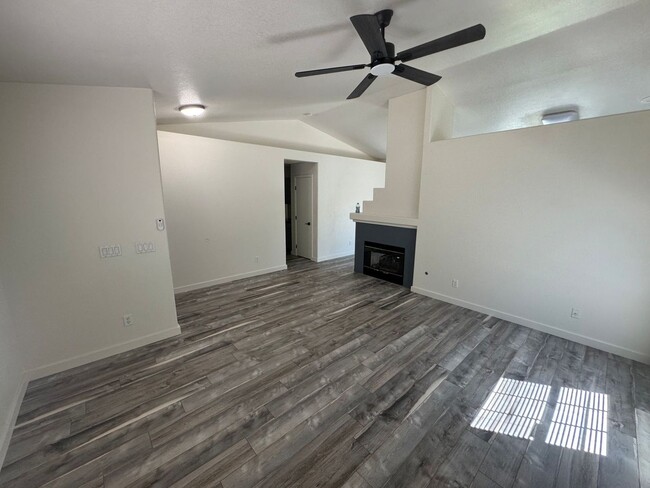 Building Photo - 9155 W Villa Rita Dr