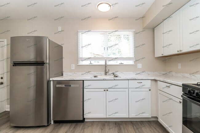 Building Photo - 1406 De Porres Ln