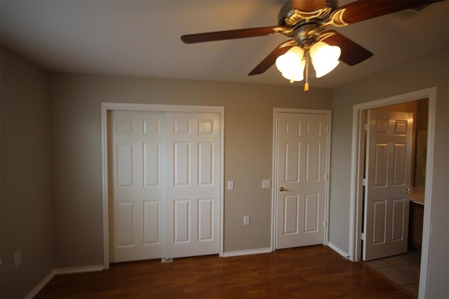 Building Photo - 5808 Angel Dr