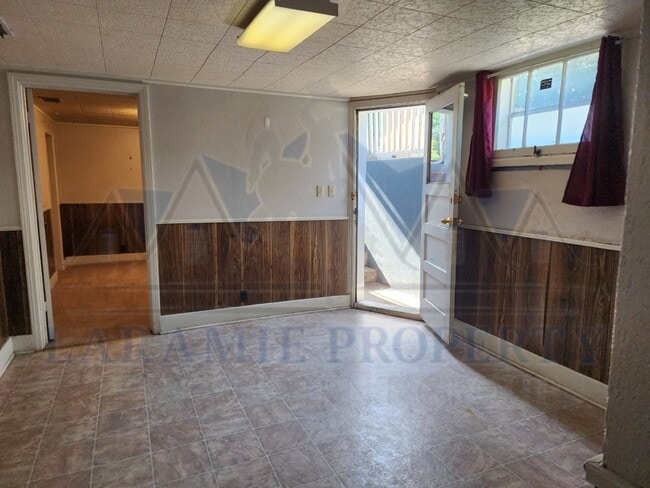 Building Photo - 1 Bedroom 1 Bathroom Apartment