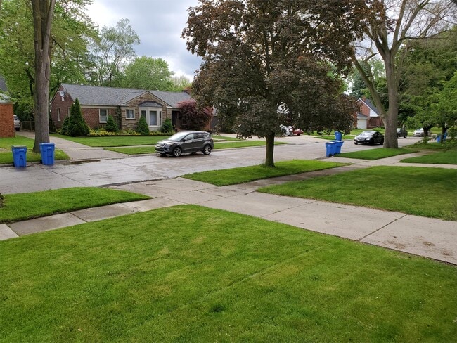 Building Photo - 8224 Riverdale St