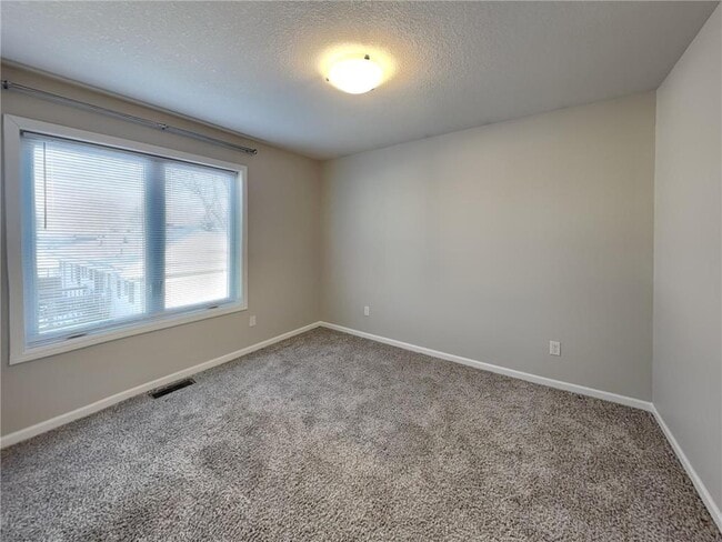 Building Photo - 1525 Independence Ave N